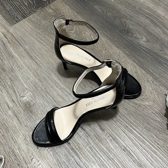 Kenneth Cole Heel Sandals - Picture 4 of 8